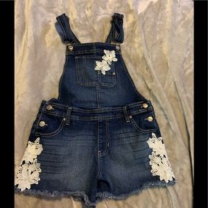 Girls Jordache short over-all’s with white lace flowers size XL (14/16)